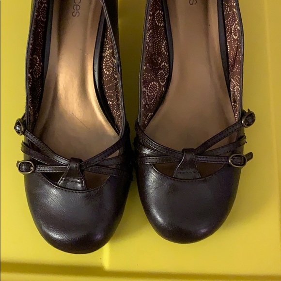 Maurice’s Kitten Heels - Picture 2 of 6